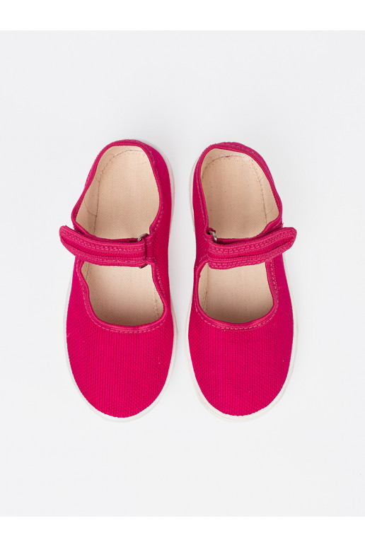 Spordijalatsid  y tumeroosad värvi