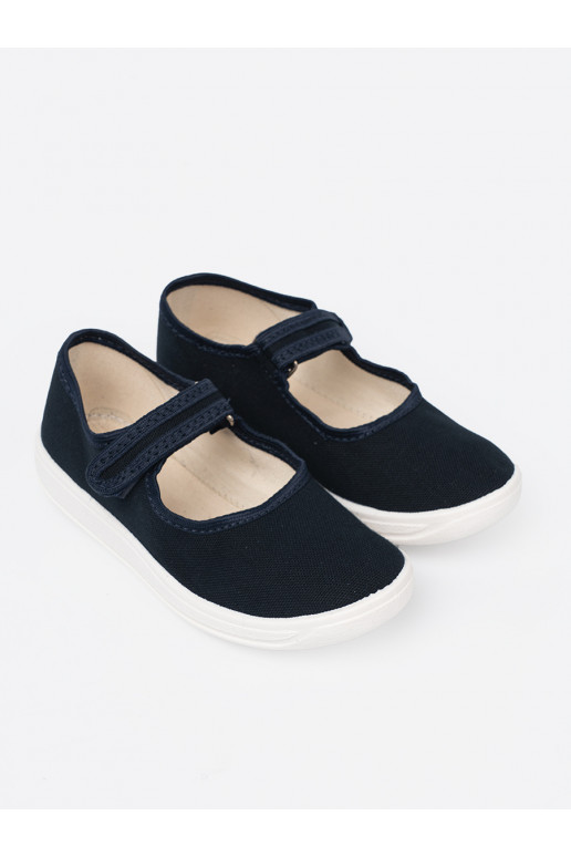 Spordijalatsid  y Sinist värvi