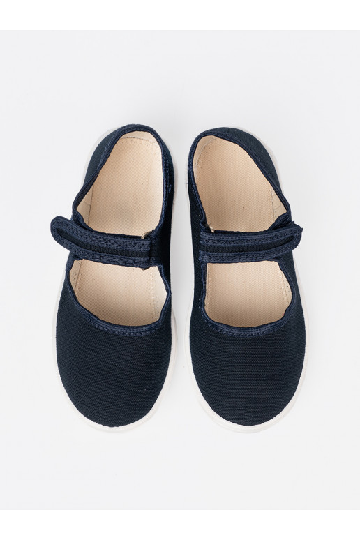 Spordijalatsid  y Sinist värvi