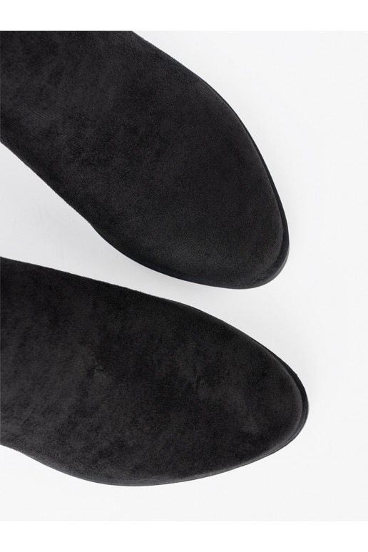 Must lumesaapad z wycięciami