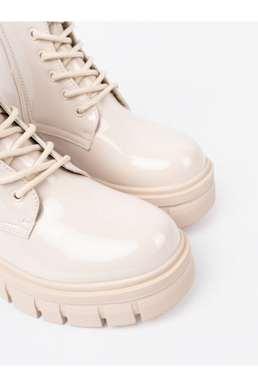  saapad  odcieniu beežm