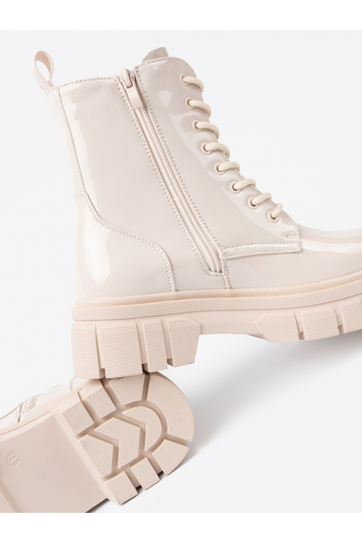  saapad  odcieniu beežm