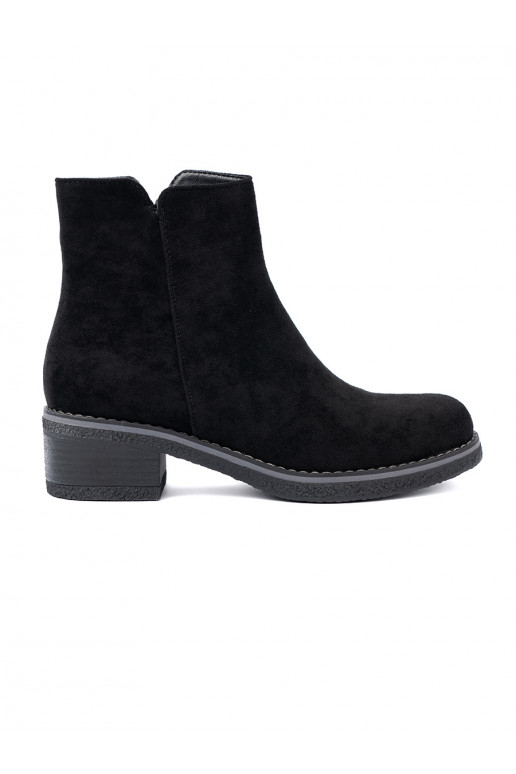 Proste Mustad lumesaapad na komfortowym obcasie