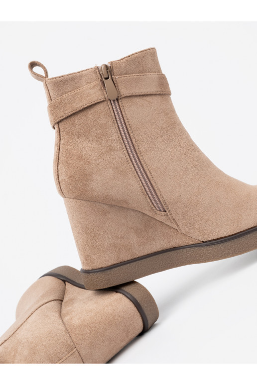 beeži värvi lumesaapad  