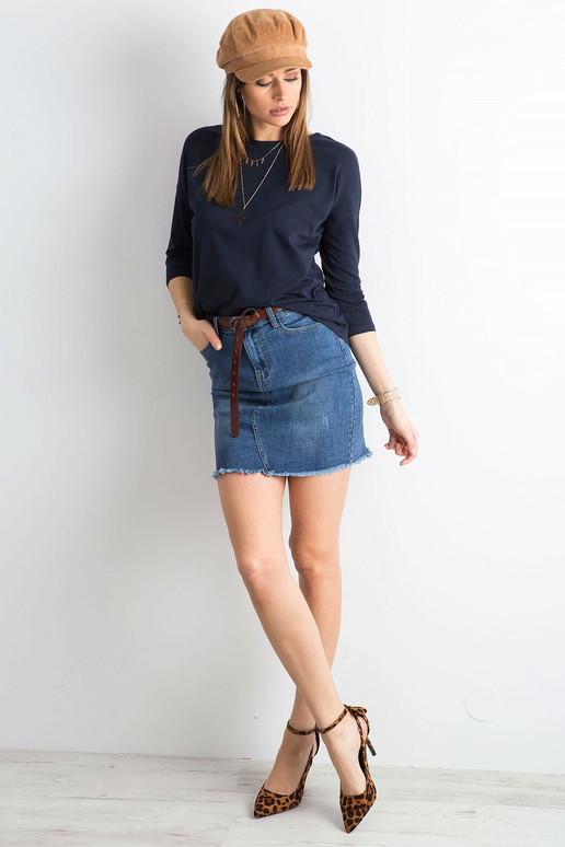 Aprillikuu tumesinine pluus