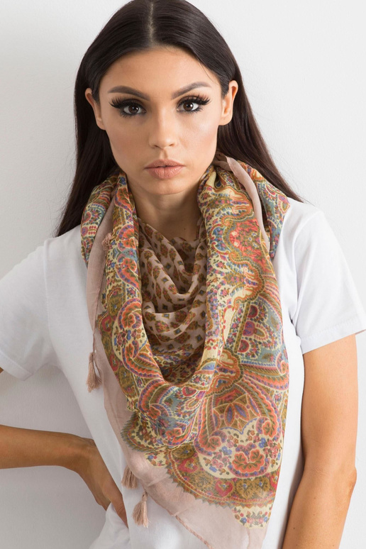 Puuderroosa sall trükise ja narmastega