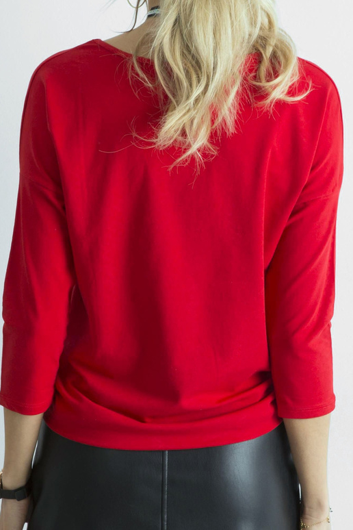 Aprilli punane pluus