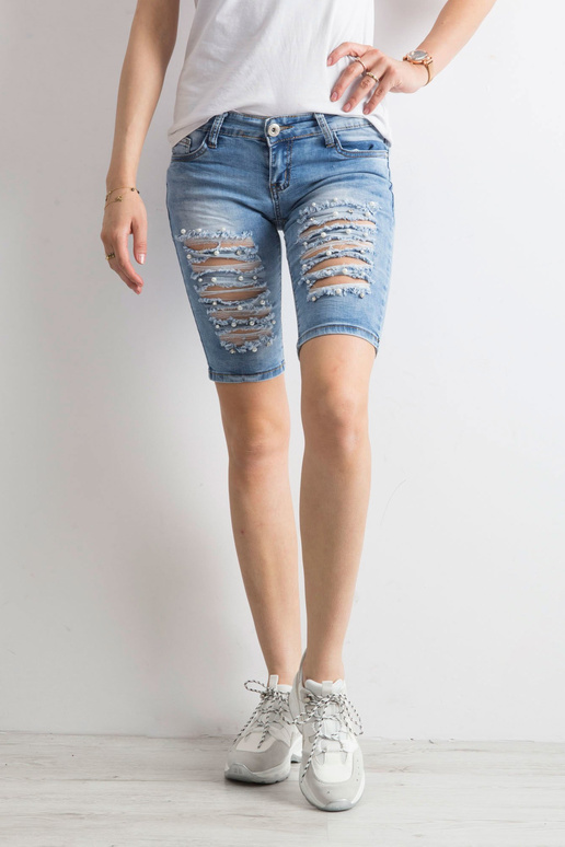 Sinised teksapüksid, aukudega Bermuda...