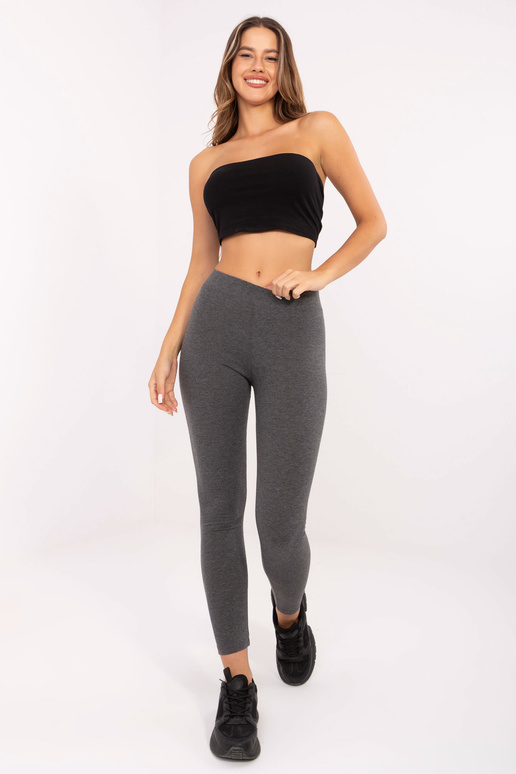 Tumehallid Basic retuusid