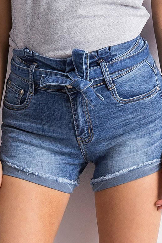 Sinised teksapüksid koos vööga