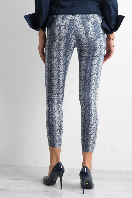 Sinised loomaprintidega püksid Sinised loomaprintidega püksid