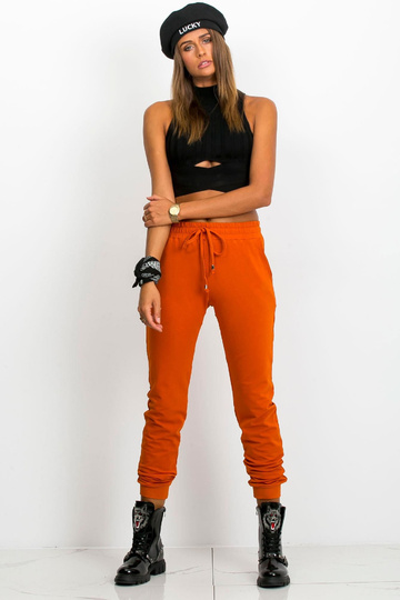 Tumeoranžid püksid Kiiremini