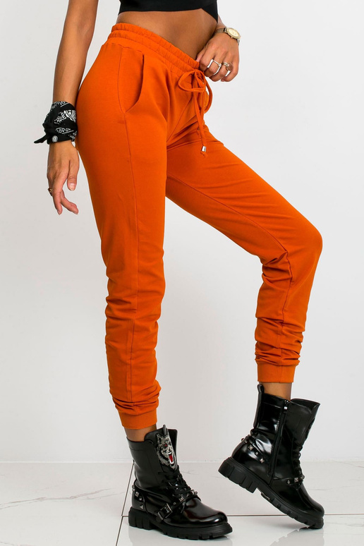 Tumeoranžid püksid Kiiremini