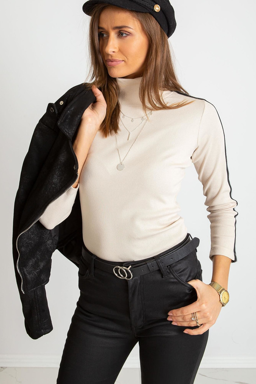 Beež pluus Priority Beež pluus Priority