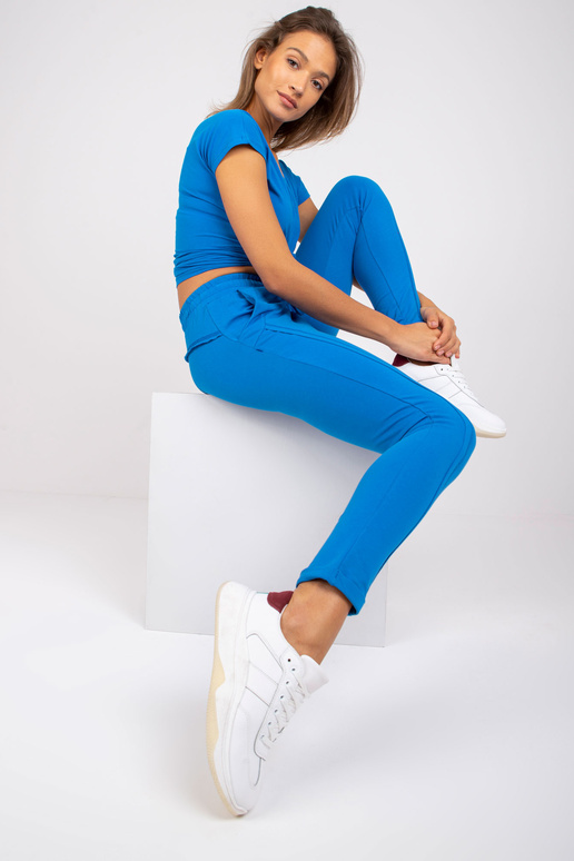 Sinised püksid Ligipääsetav