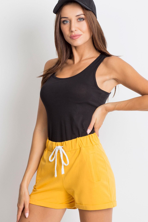 Tumekollased prestiižsed lühikesed... Tumekollased prestiižsed lühikesed...