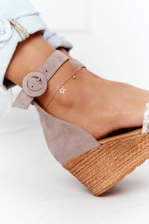 Seemisnahksed platvormkingad beeži...