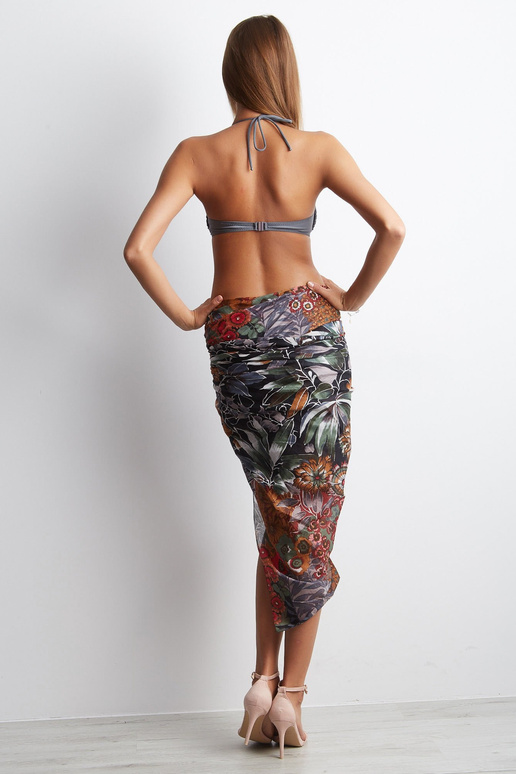 Musta mustriga pareo