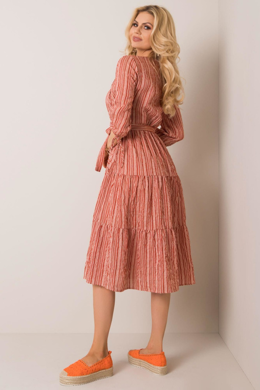 Telliskivist Hanna kleit