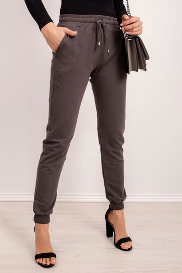 Tumedad khakivärvi püksid... 2