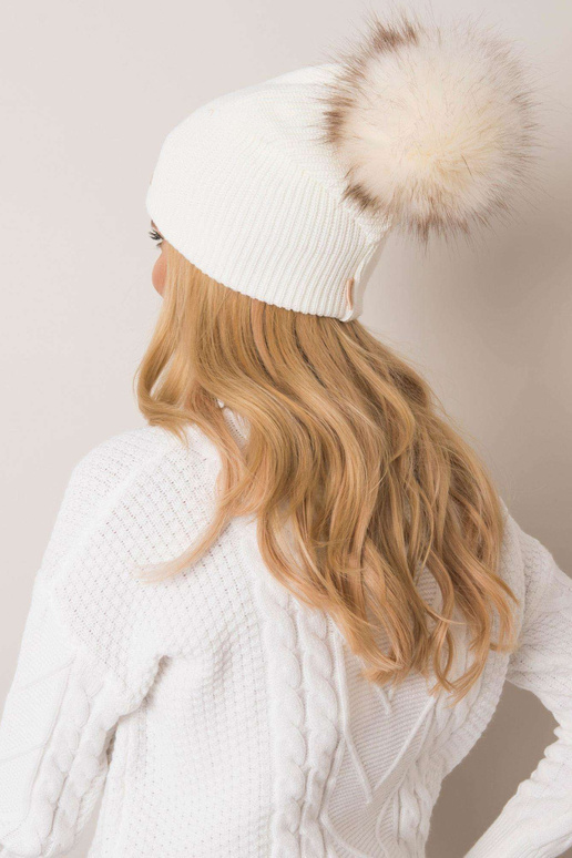 Czapka- JK-CZ-15.70 valge värv