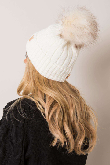 Czapka- JK-CZ-8.71 valge värv