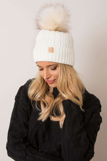 Czapka- JK-CZ-8.71 valge värv 2