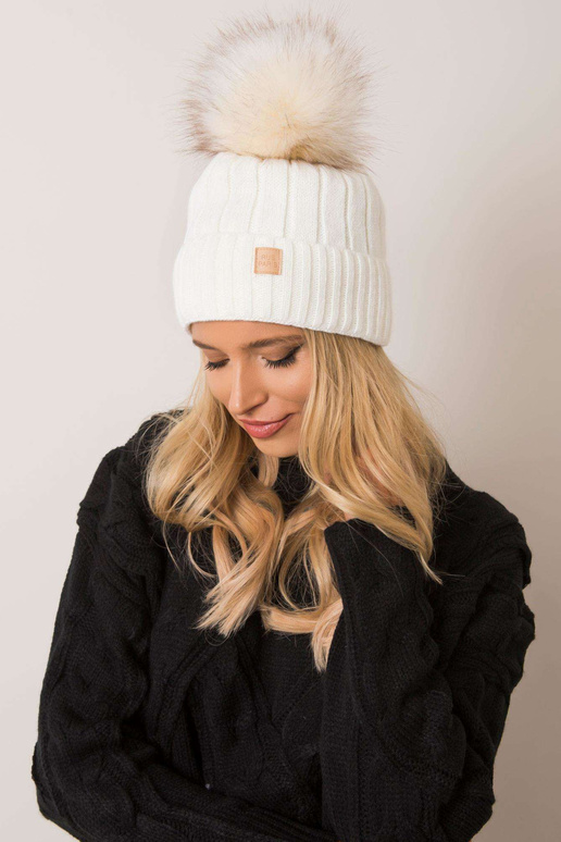 Czapka- JK-CZ-8.71 valge värv