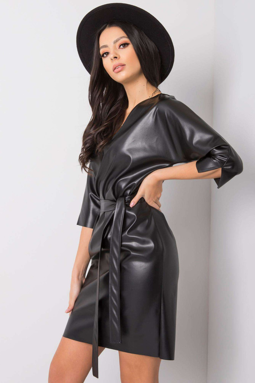 Must keskkonnasõbralik nahast kleit