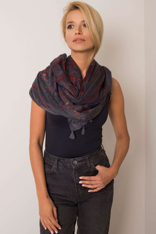 Hall taimsete mustritega pleed