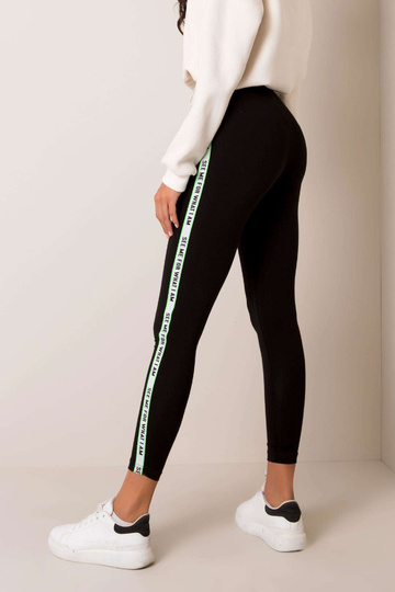 Mustad kuulsuste säärised