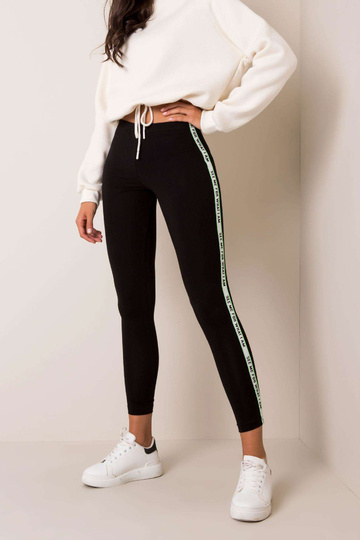 Mustad kuulsuste säärised 2