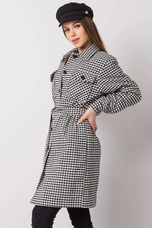 Tori valge ja must mantel