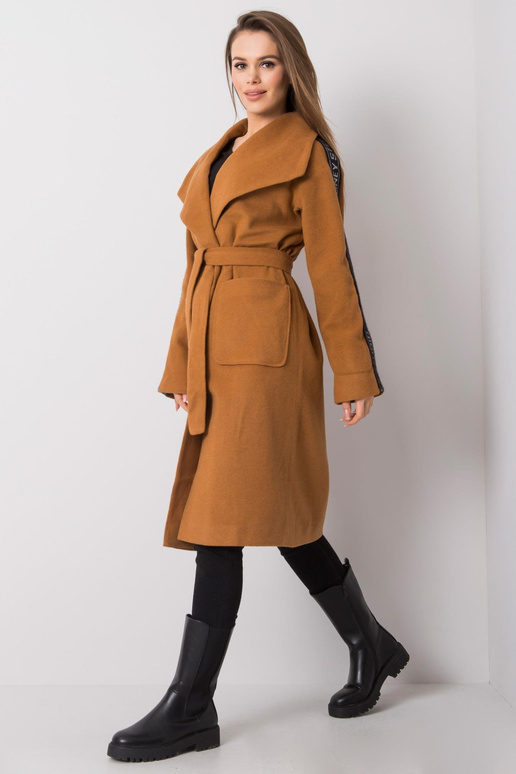 Danni helepruun mantel