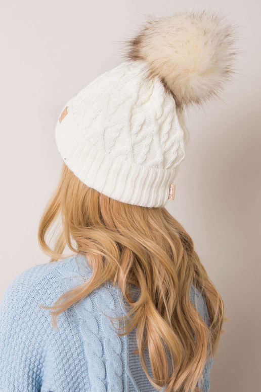 Czapka- JK-CZ-9,74 valge värv