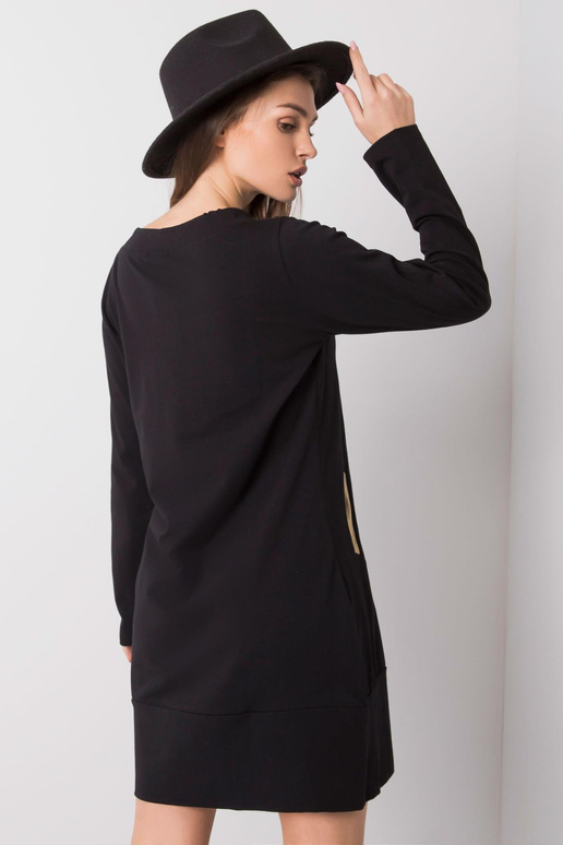 Holly must kleit Holly must kleit