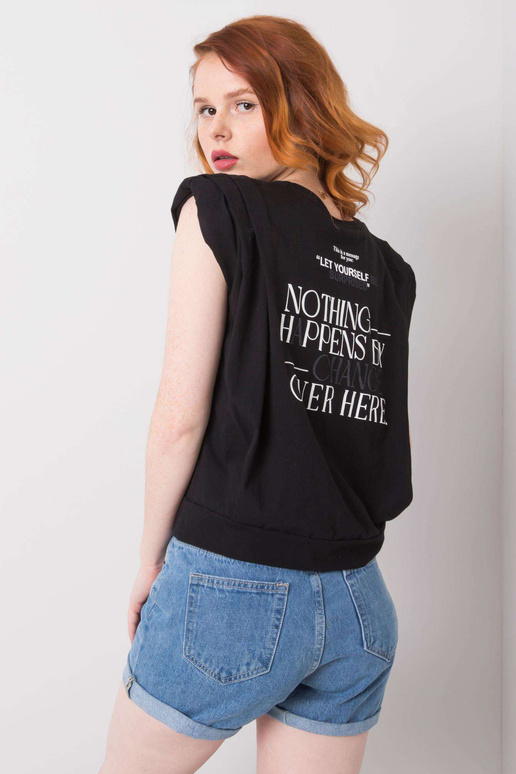 Must T-särk subtiitritega Zariah