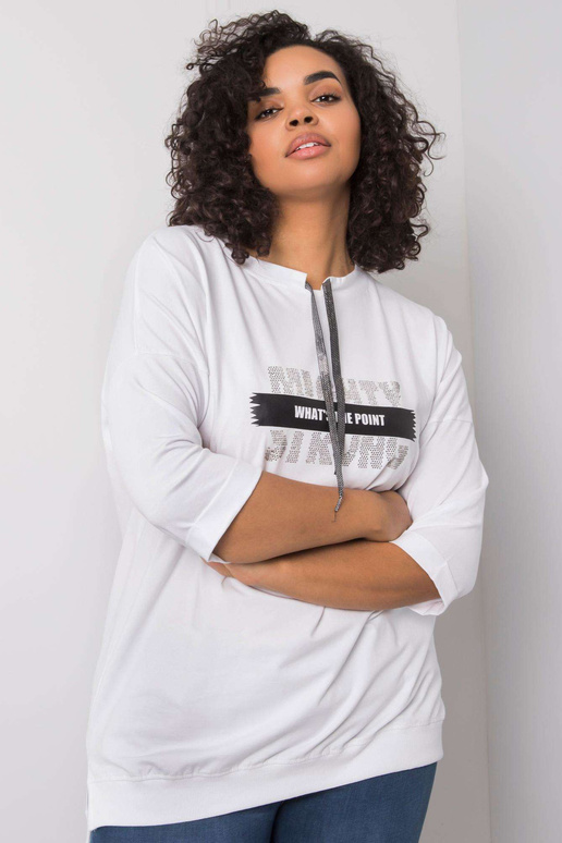 Valge pluus Raissa kirjaga