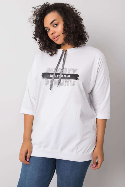 Valge pluus Raissa kirjaga