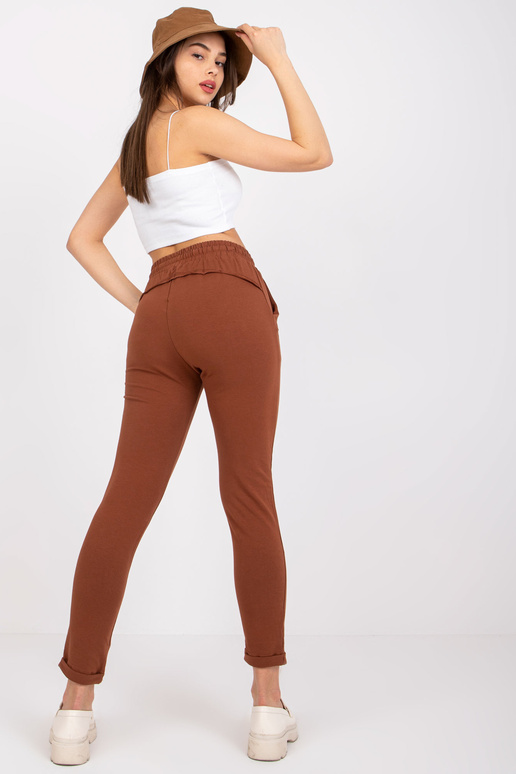 Pruunid püksid Ligipääsetav Pruunid püksid Ligipääsetav