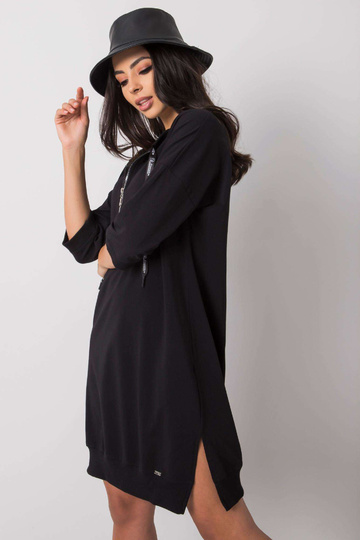 Earnestine must vabaajakleit