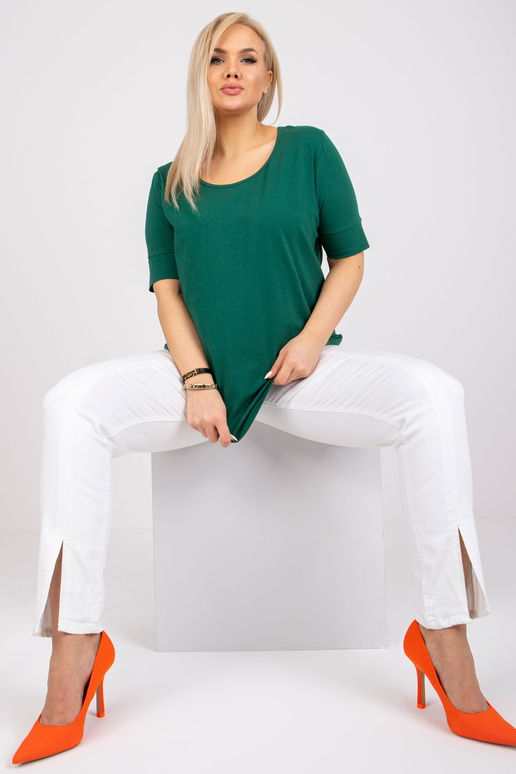 Tumeroheline suures suuruses...