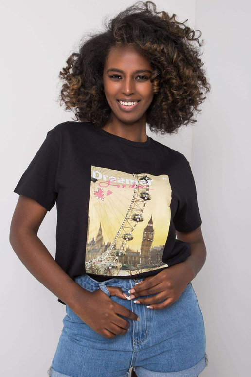 Must Yuna aplikatsiooniga T-särk Must Yuna aplikatsiooniga T-särk