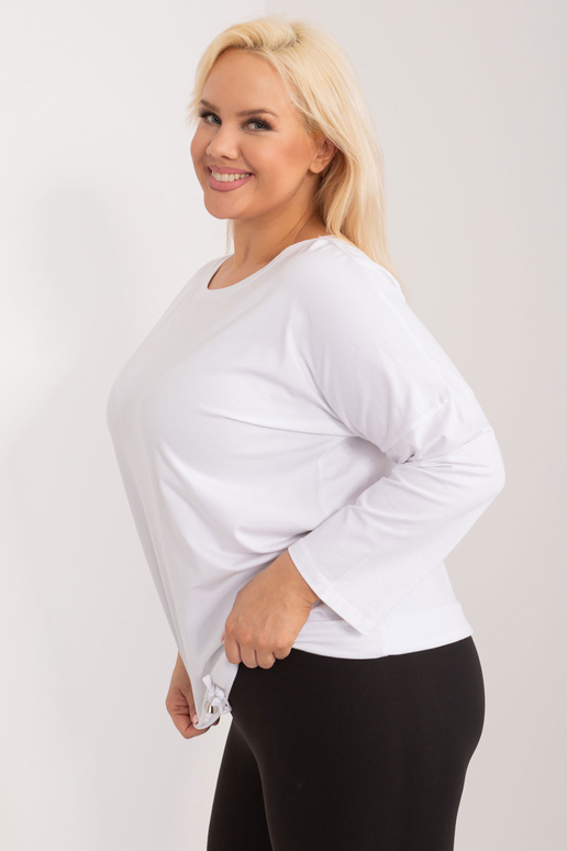 Valge pluss suuruses puuvillane pluus...