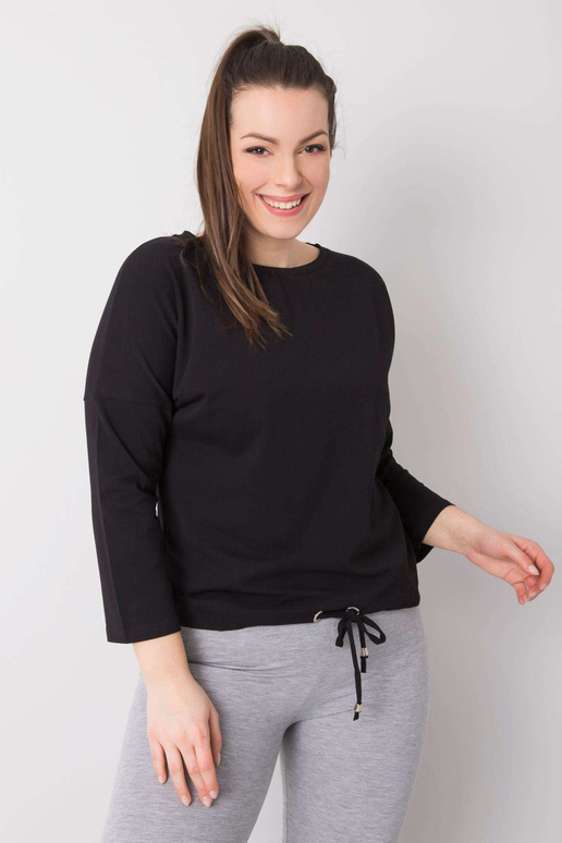 Must naiste suures suuruses...