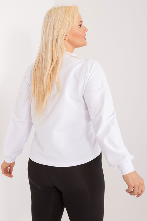 Valge plusssuuruses dressipluus...