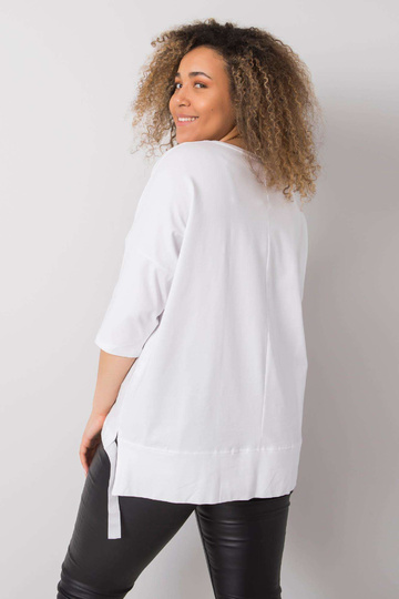 Valge pluss suuruses pluus... 2