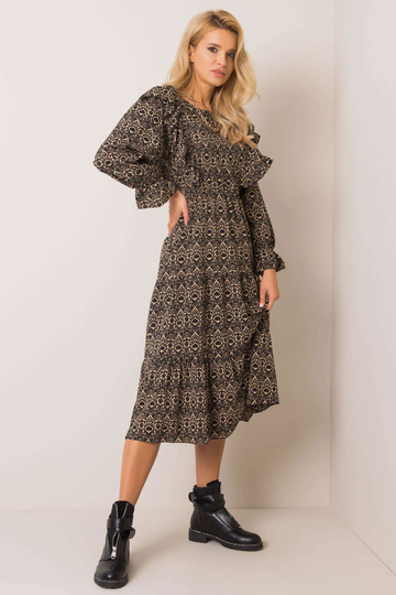 Reese must ja beež kleit 2