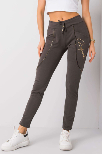 Maura tumedad khakivärvi... 2