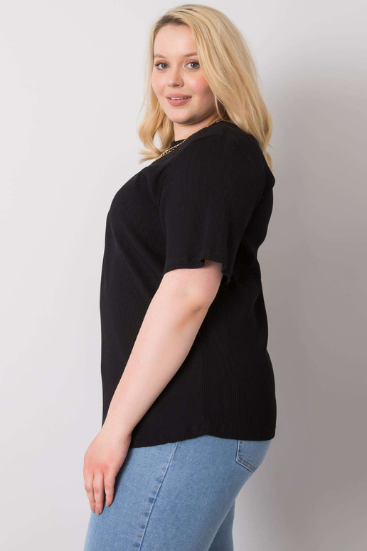 Must pluss suuruses pluus triibuga...